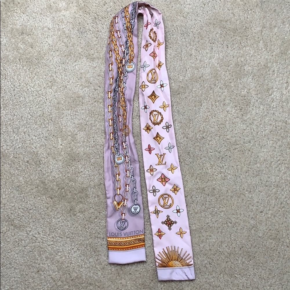 Louis Vuitton reversible scarf